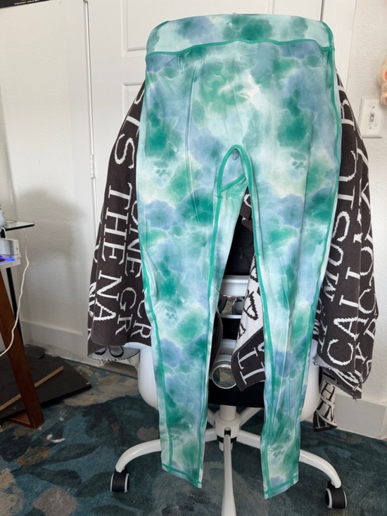 Buffbunny Collection Pants - BuffBunny Tie-Dye Leggings in Green and Blue